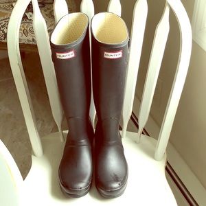 Hunter Black Matte Rain Boots